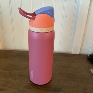 Owala  32oz insulated water bottle
